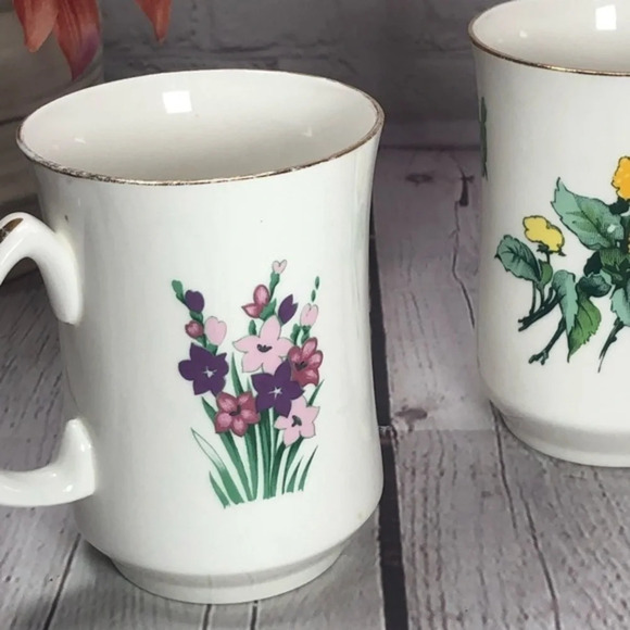 Crown sterling floral fine bone china Mugs - Picture 4 of 10